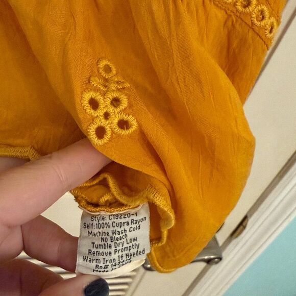 Johnny Was Leith V-Neck Boho Flower Eyelet Top Persimmon Silver Tassel Small NWT - Picture 6 of 8